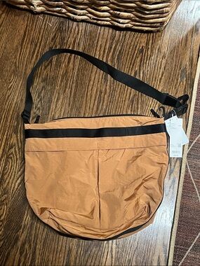 Uniqlo packable shoulder bag orange